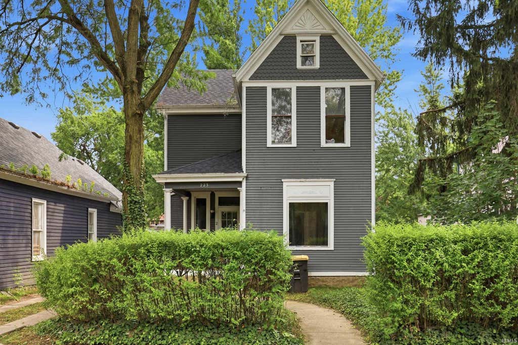 Photo of 223 W Woodland Avenue, Fort Wayne, IN 46807 (MLS # 202629895)