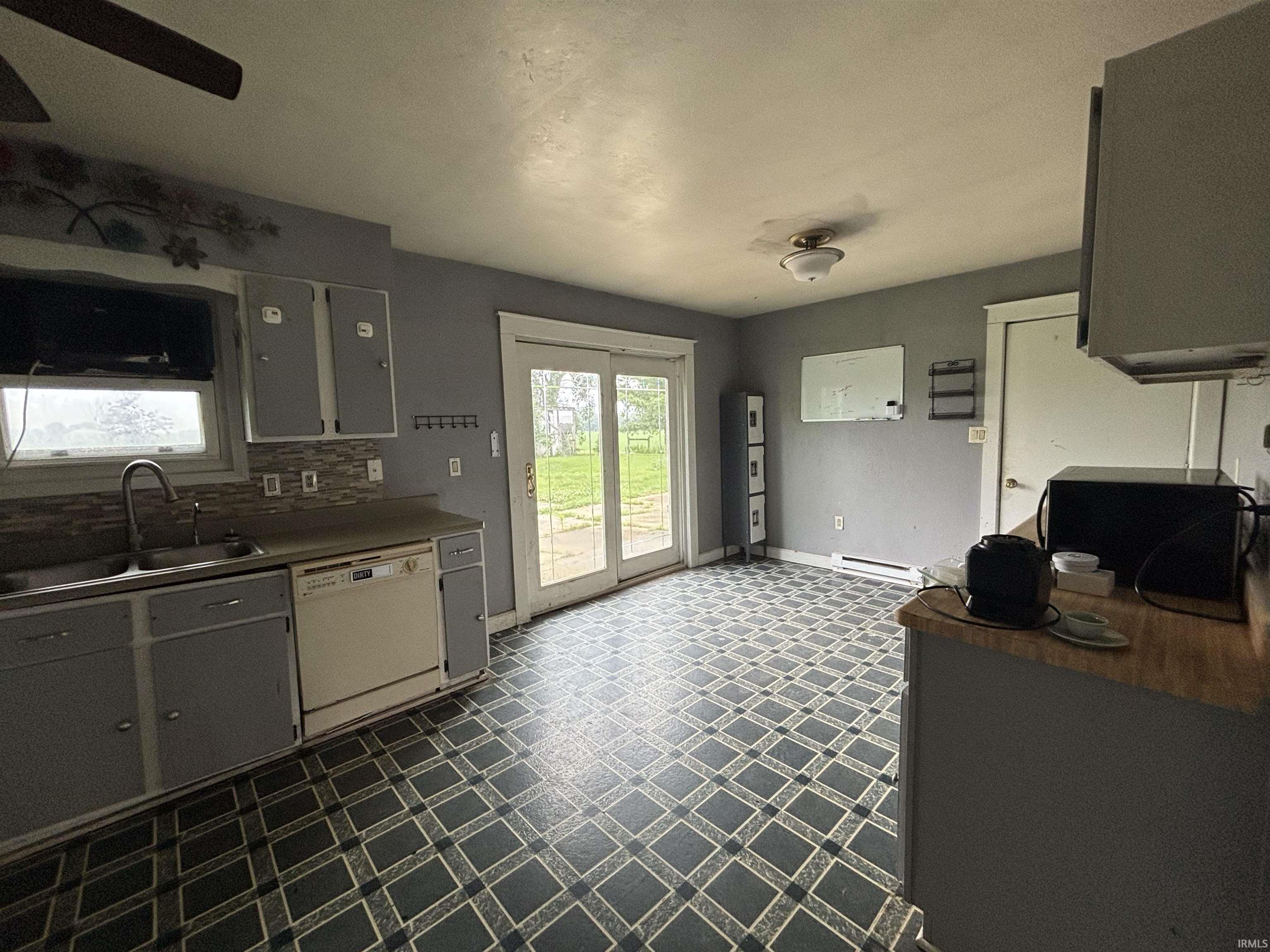 Lagrange, Indiana 46761, United States, 3 Bedrooms Bedrooms, ,2 BathroomsBathrooms,Residential,Pending,151517