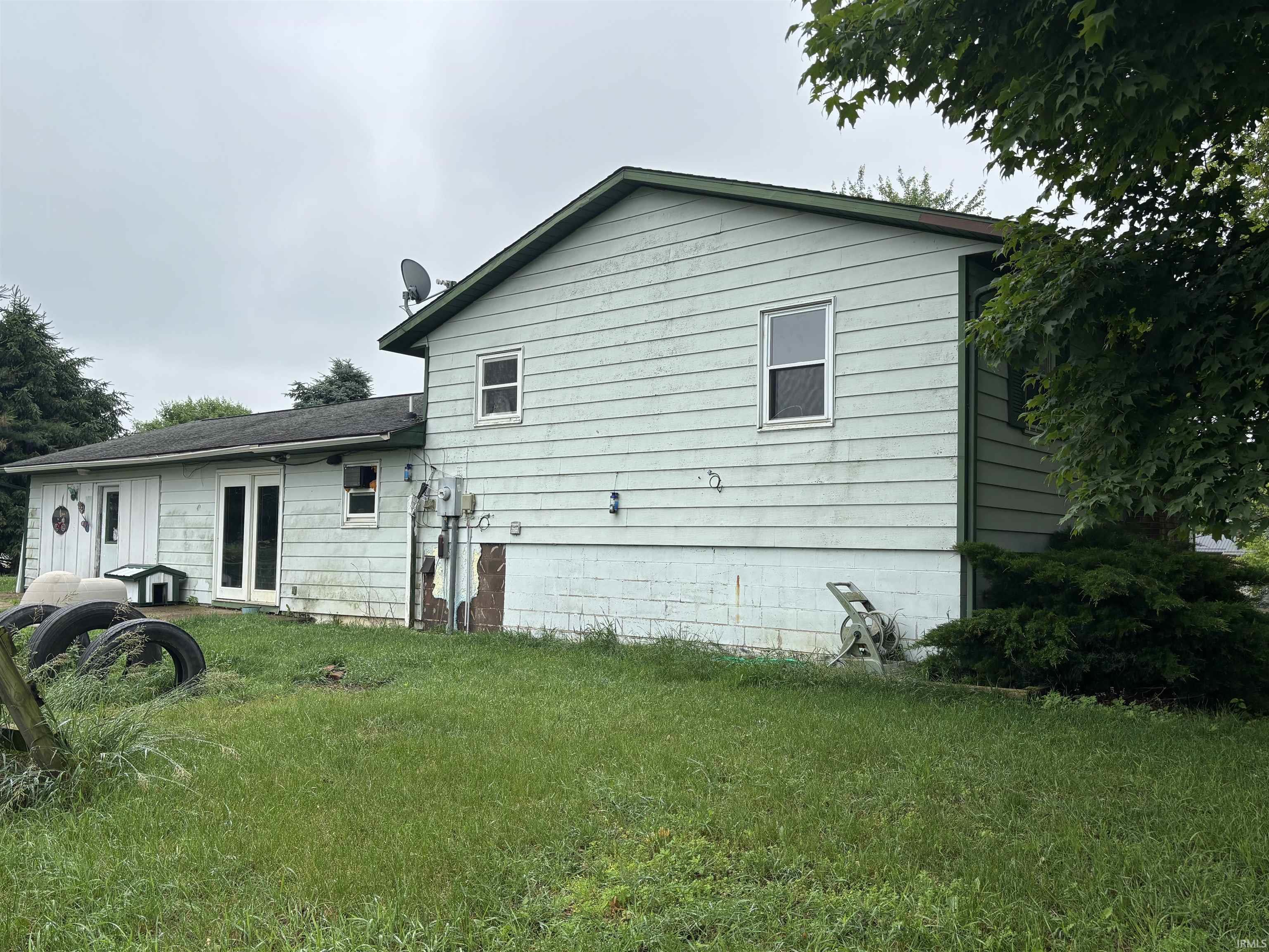 Lagrange, Indiana 46761, United States, 3 Bedrooms Bedrooms, ,2 BathroomsBathrooms,Residential,Pending,151517