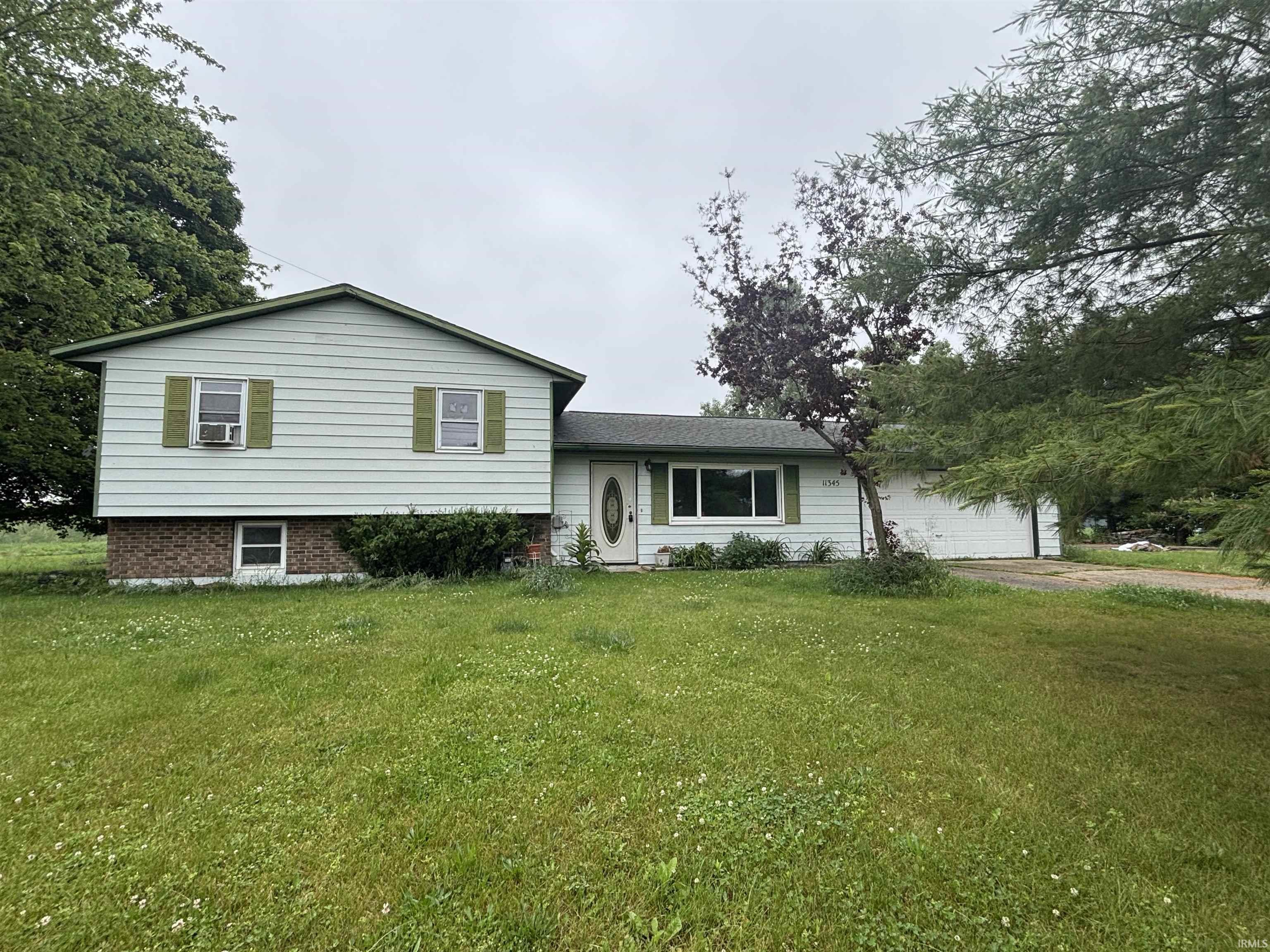 Lagrange, Indiana 46761, United States, 3 Bedrooms Bedrooms, ,2 BathroomsBathrooms,Residential,Pending,151517