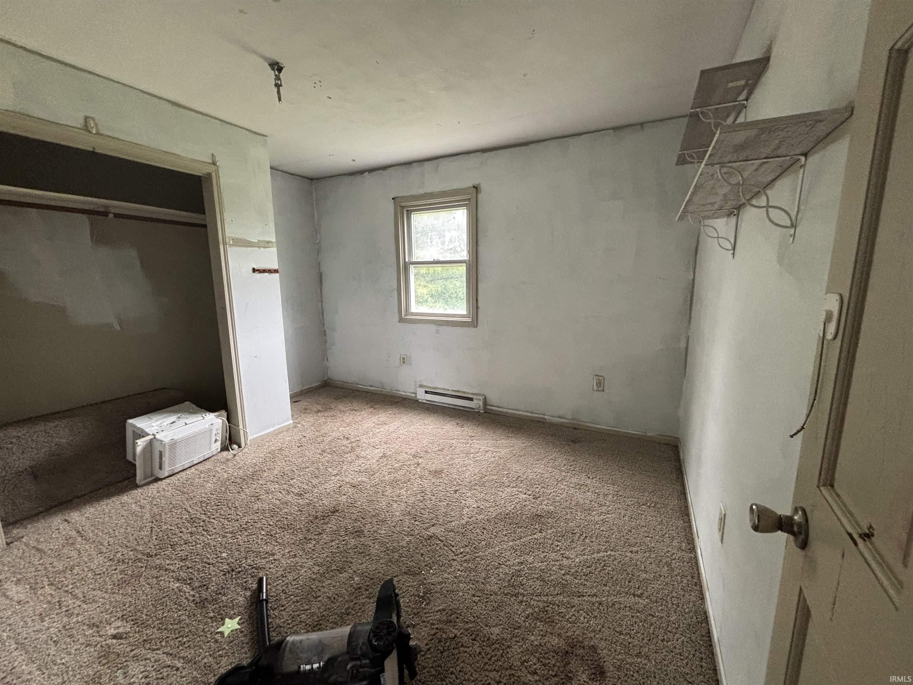 Lagrange, Indiana 46761, United States, 3 Bedrooms Bedrooms, ,2 BathroomsBathrooms,Residential,Pending,151517