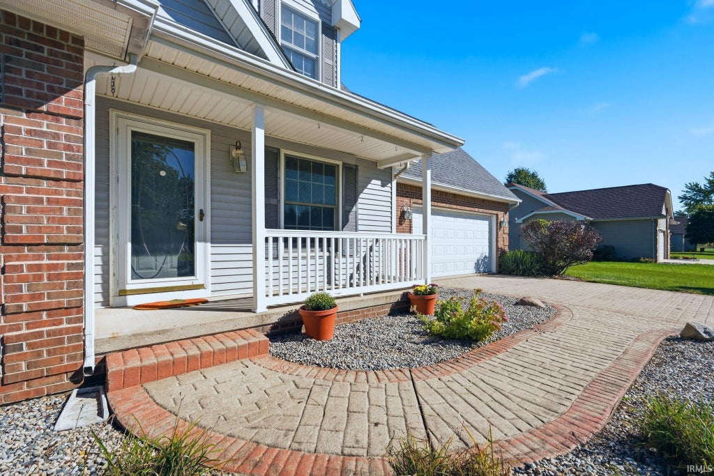 Photo of 211 Vanmalson Drive, Warren, IN 46792 (MLS # 202642738)