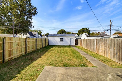 Tiny photo for 600 Hess Avenue, Evansville, IN 47712 (MLS # 202644954)