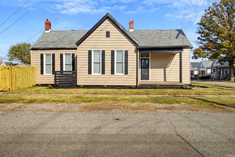 Photo of 600 Hess Avenue, Evansville, IN 47712 (MLS # 202644954)