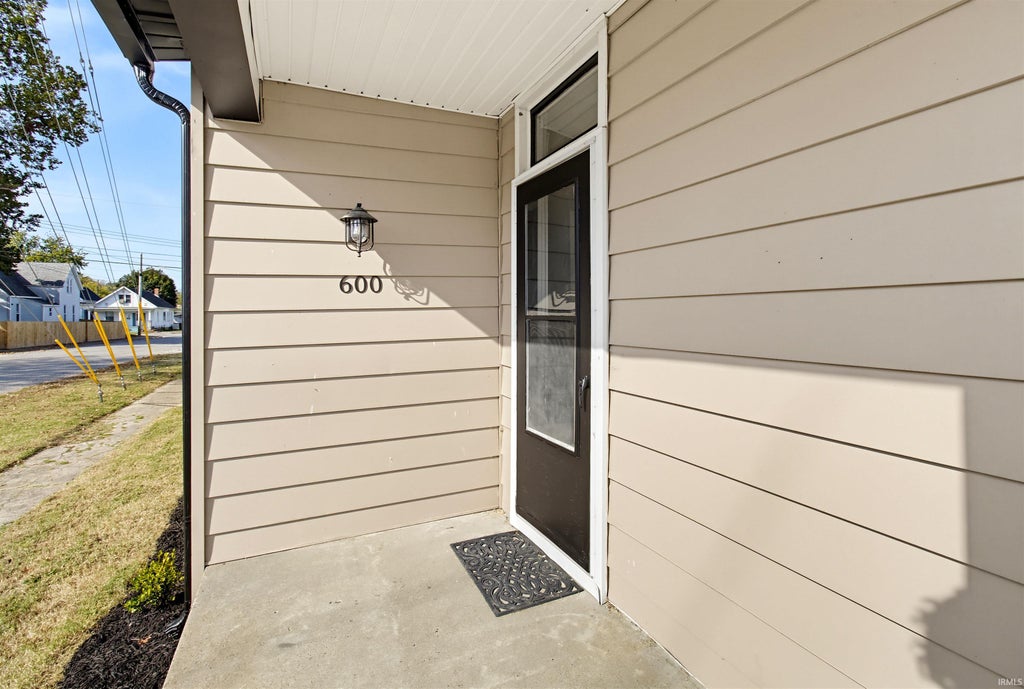 Photo of 600 Hess Avenue, Evansville, IN 47712 (MLS # 202644954)