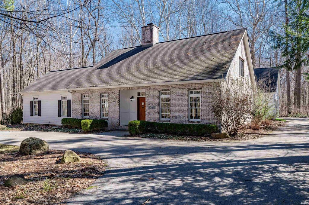 Photo of 14711 Walnut Creek Drive, Fort Wayne, IN 46814 (MLS # 202608057)