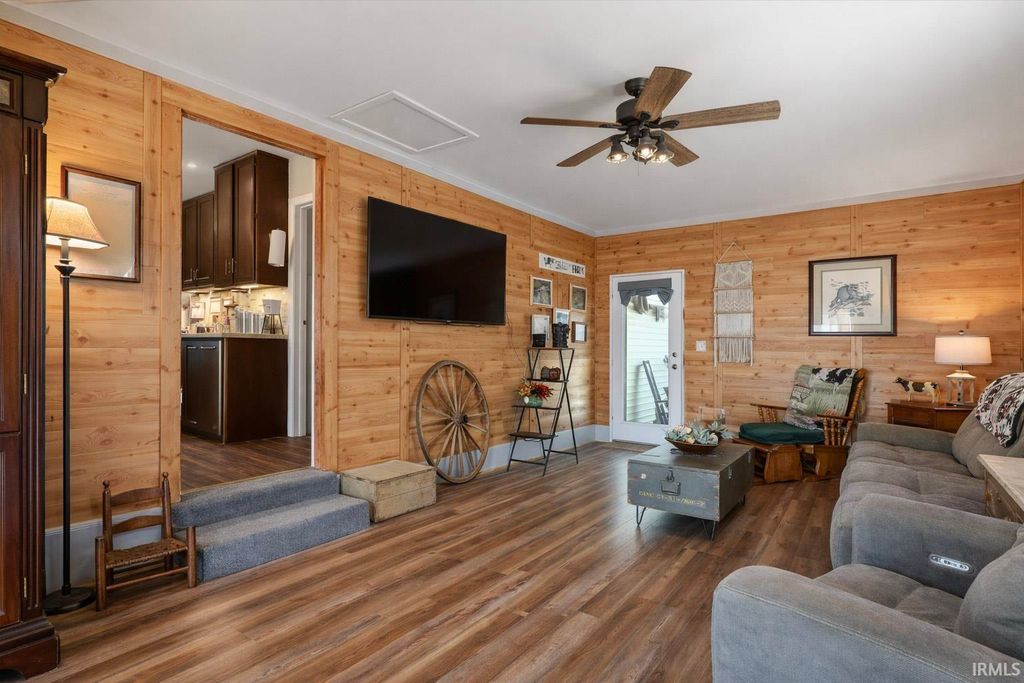 Photo of 1301 N Locust Street, Mount Vernon, IN 47620 (MLS # 202604239)