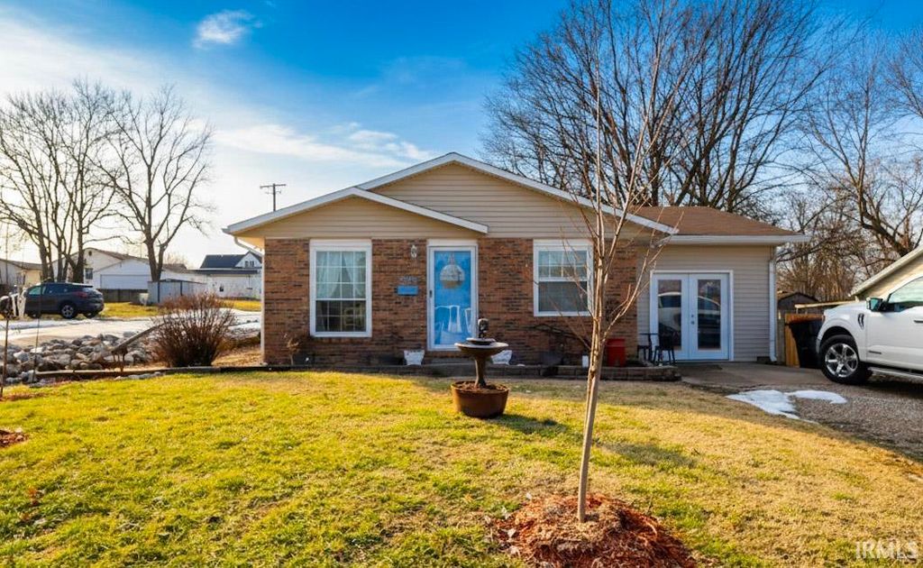 Photo of 1301 N Locust Street, Mount Vernon, IN 47620 (MLS # 202604239)