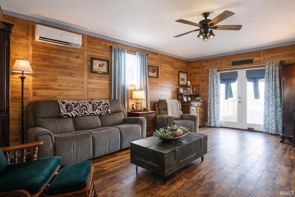 Photo of 1301 N Locust Street, Mount Vernon, IN 47620 (MLS # 202604239)