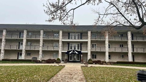 Photo of 4501 N Wheeling Avenue #7A-306, Muncie, IN 47304 (MLS # 202546798)