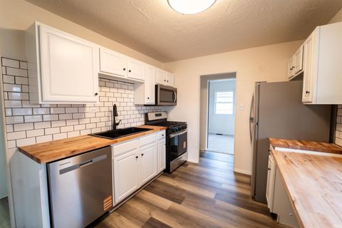 Tiny photo for 2514 Walker Avenue, Kokomo, IN 46901 (MLS # 202605799)