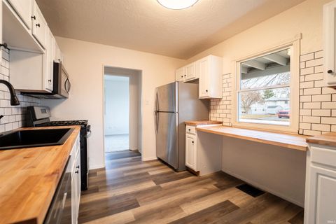 Tiny photo for 2514 Walker Avenue, Kokomo, IN 46901 (MLS # 202605799)