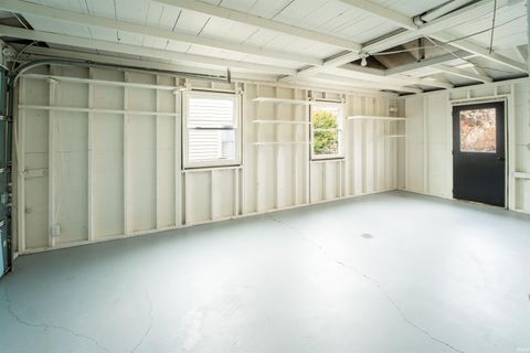 Tiny photo for 2514 Walker Avenue, Kokomo, IN 46901 (MLS # 202605799)