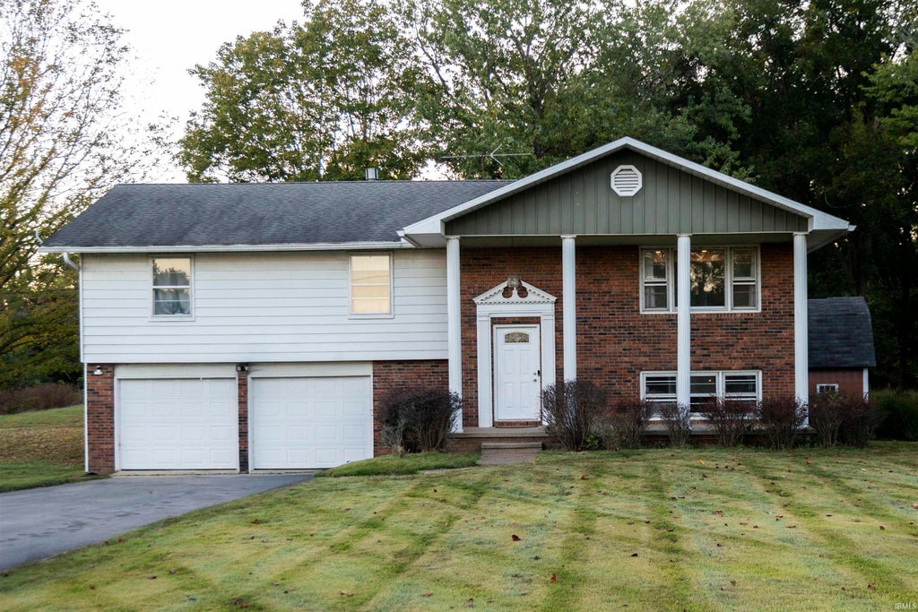 Photo of 3755 S Bullocktown Road, Boonville, IN 47601 (MLS # 202643004)