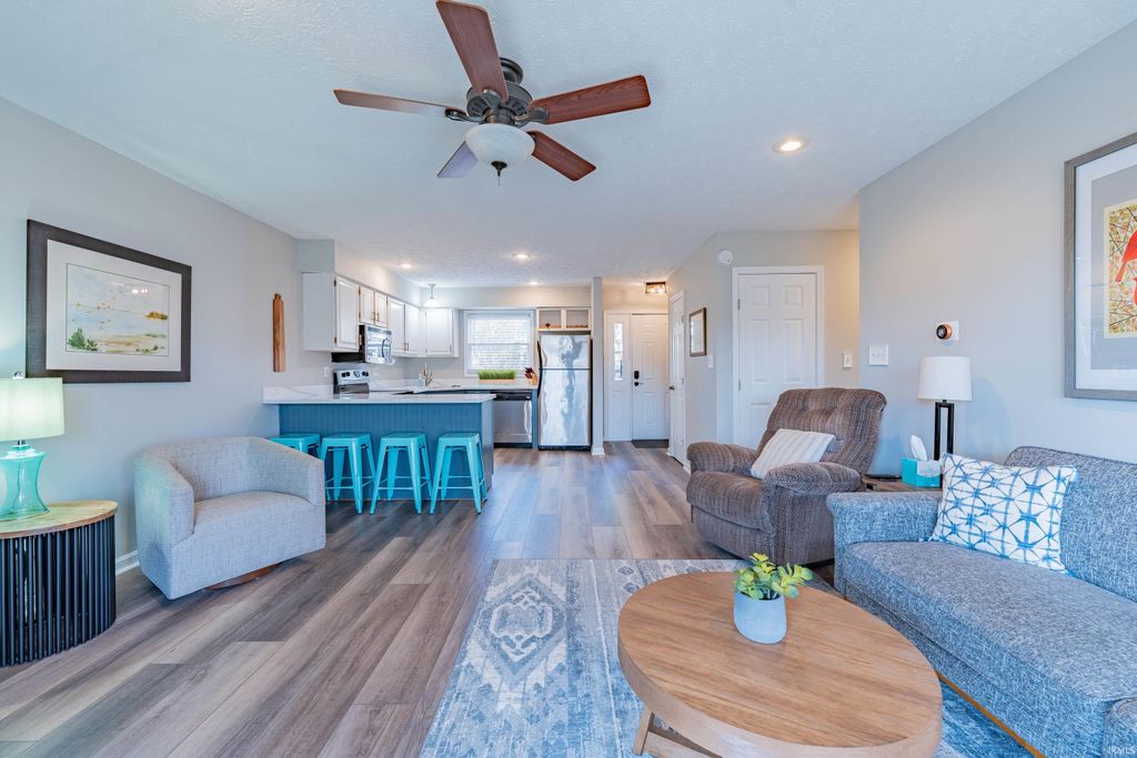 Photo of 9465 S Pointe Retreat Drive, Bloomington, IN 47401 (MLS # 202605381)