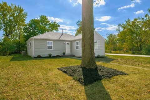 Tiny photo for 3313 W Torquay Road, Muncie, IN 47304 (MLS # 202625158)