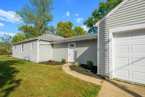 Tiny photo for 3313 W Torquay Road, Muncie, IN 47304 (MLS # 202625158)