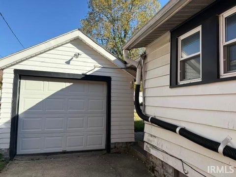 Tiny photo for 1218 S Waugh Street, Kokomo, IN 46902 (MLS # 202643548)