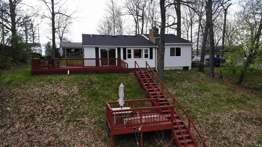 Photo of 175 Ln 250B W Otter Lake Lk, Angola, IN 46703 (MLS # 202613984)
