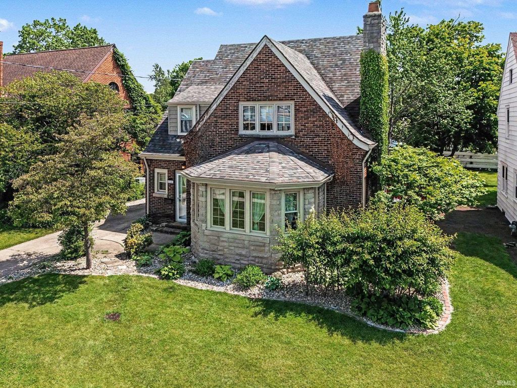 Photo of 1146 Belmont Avenue, South Bend, IN 46615 (MLS # 202620747)
