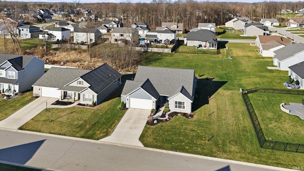 Photo of 14147 Futura Court, Fort Wayne, IN 46845 (MLS # 202608337)