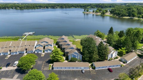 Photo of 800 E Arthur Street #B-8, Warsaw, IN 46580 (MLS # 202630286)