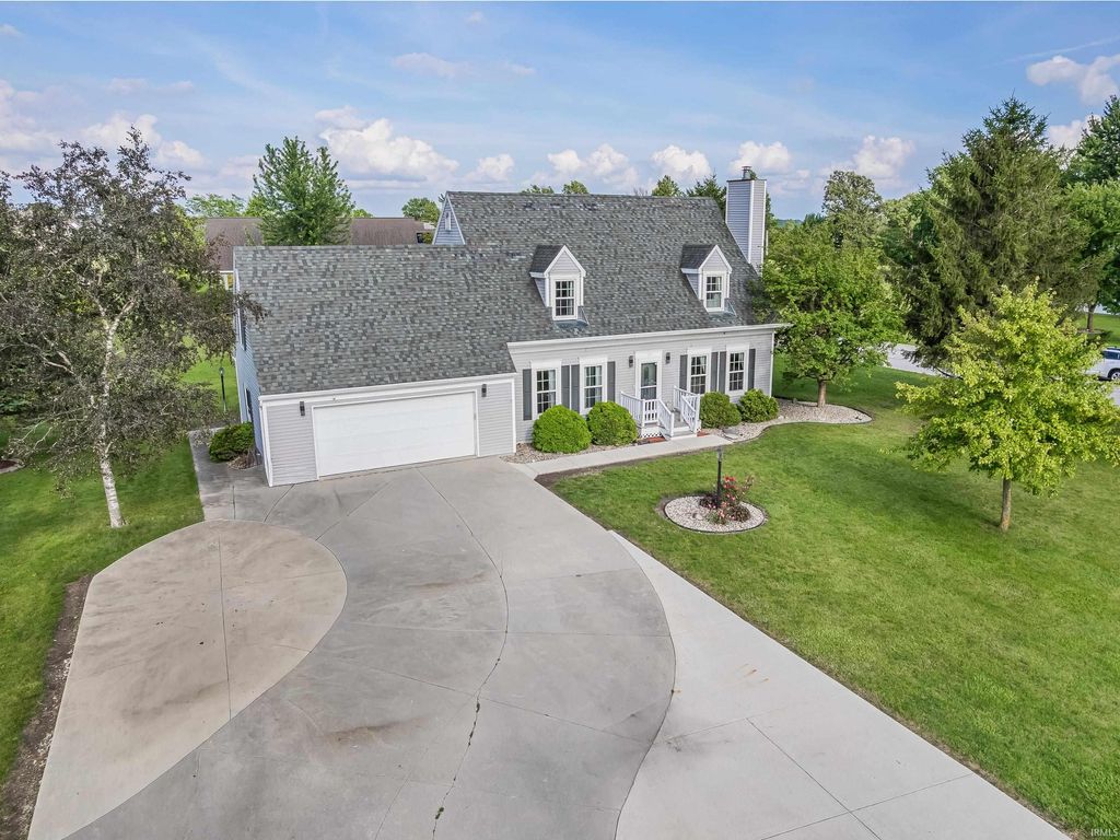 Photo of 425 S Adams Street, Monroe, IN 46772 (MLS # 202626699)