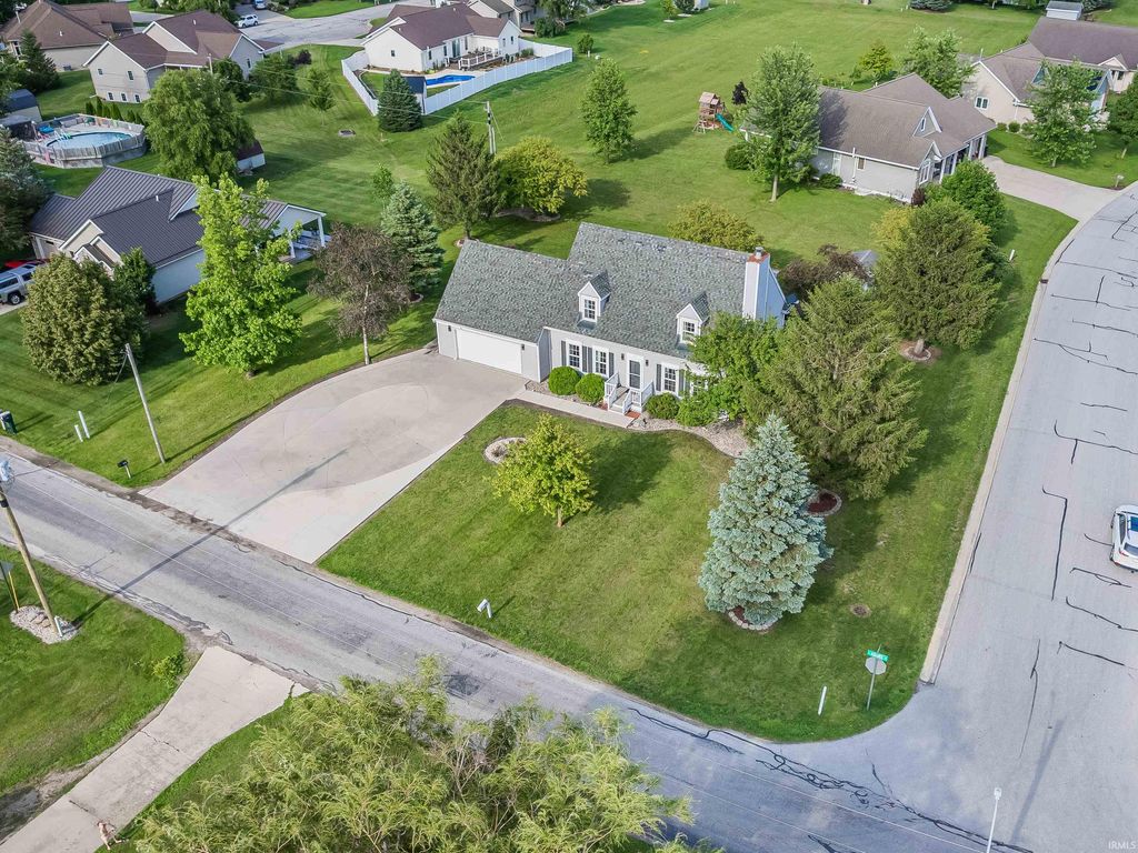 Photo of 425 S Adams Street, Monroe, IN 46772 (MLS # 202626699)