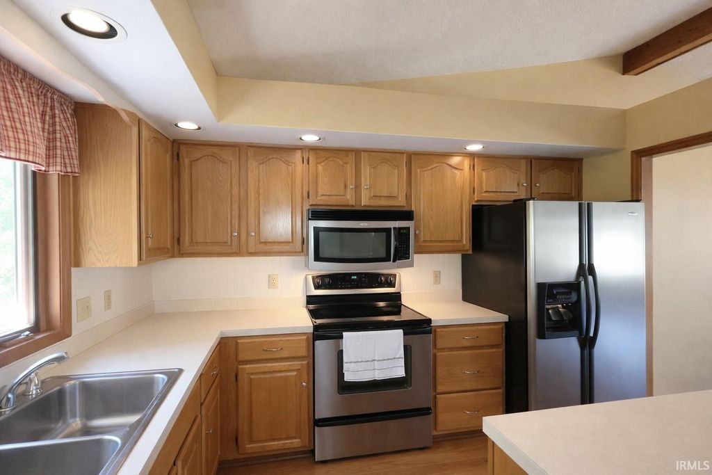 Photo of 1116 Cherry Hills Drive, Mount Vernon, IN 47620 (MLS # 202616486)