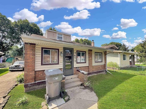 Photo of 3671 Creston Drive, Indianapolis, IN 46222 (MLS # 202635851)