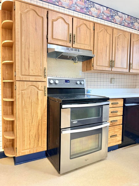 Tiny photo for 506 N Broadway Street, Peru, IN 46970 (MLS # 202644162)