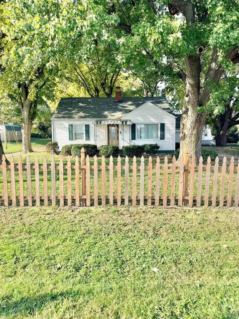 Tiny photo for 506 N Broadway Street, Peru, IN 46970 (MLS # 202644162)