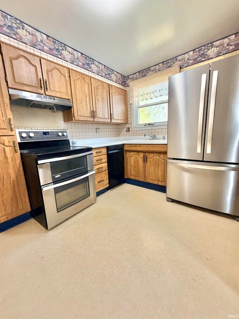 Tiny photo for 506 N Broadway Street, Peru, IN 46970 (MLS # 202644162)