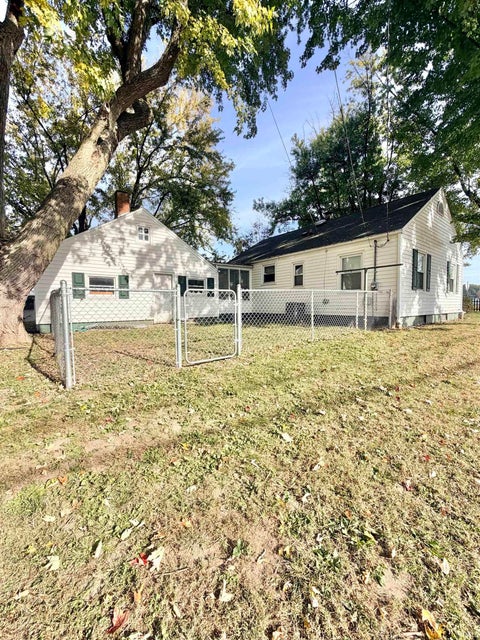 Tiny photo for 506 N Broadway Street, Peru, IN 46970 (MLS # 202644162)