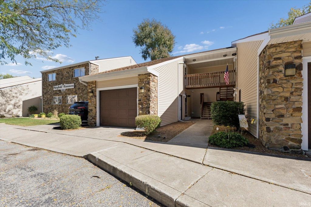 Photo of 2211 Hillcrest Avenue #E, Plymouth, IN 46563 (MLS # 202541323)