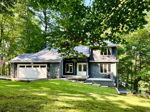 Photo of 7899 Timber Cliff Lane, Trafalgar, IN 46181 (MLS # 202622129)