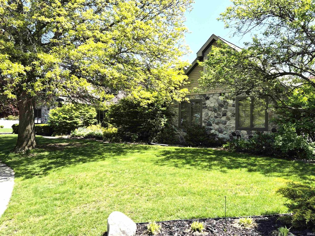 Photo of 908 Braxton Court, Goshen, IN 46526 (MLS # 202617071)
