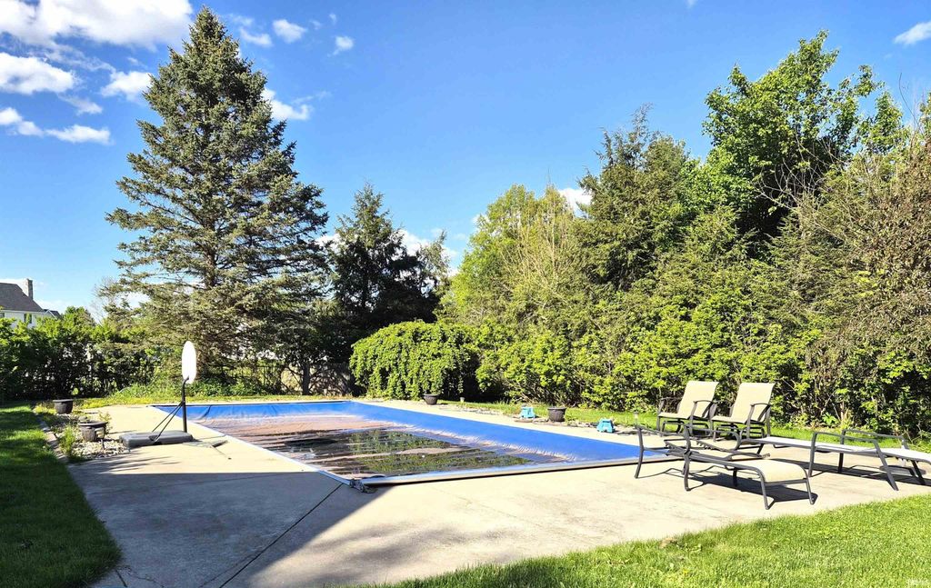Photo of 908 Braxton Court, Goshen, IN 46526 (MLS # 202617071)