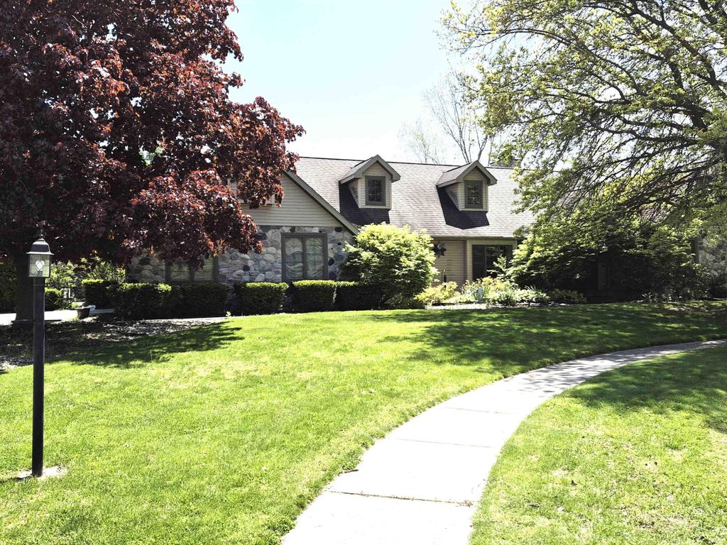 Photo of 908 Braxton Court, Goshen, IN 46526 (MLS # 202617071)