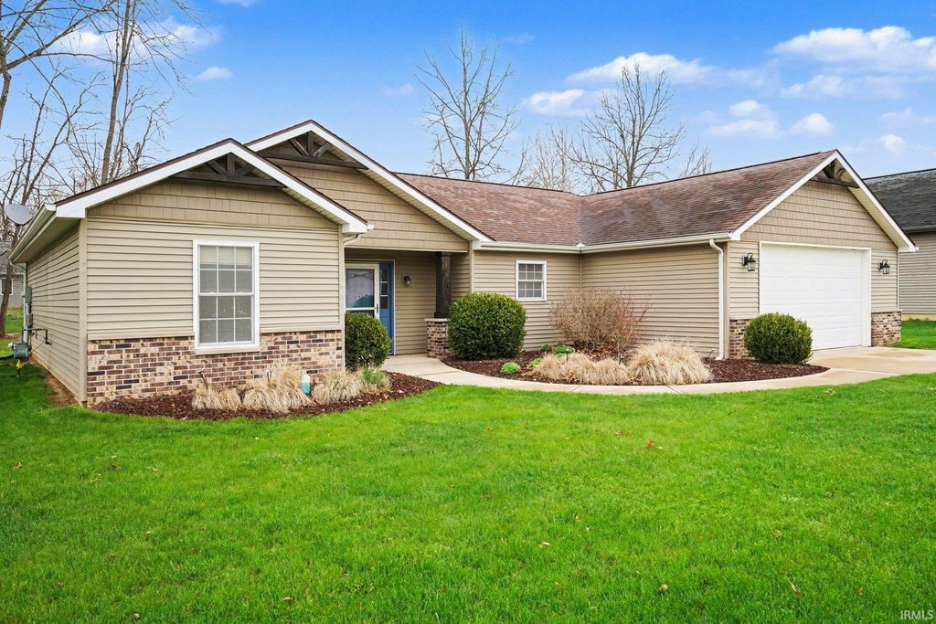 Photo of 140 Cherry Street, Warsaw, IN 46582 (MLS # 202612642)