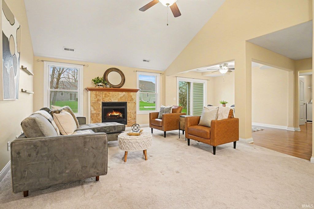 Photo of 140 Cherry Street, Warsaw, IN 46582 (MLS # 202612642)