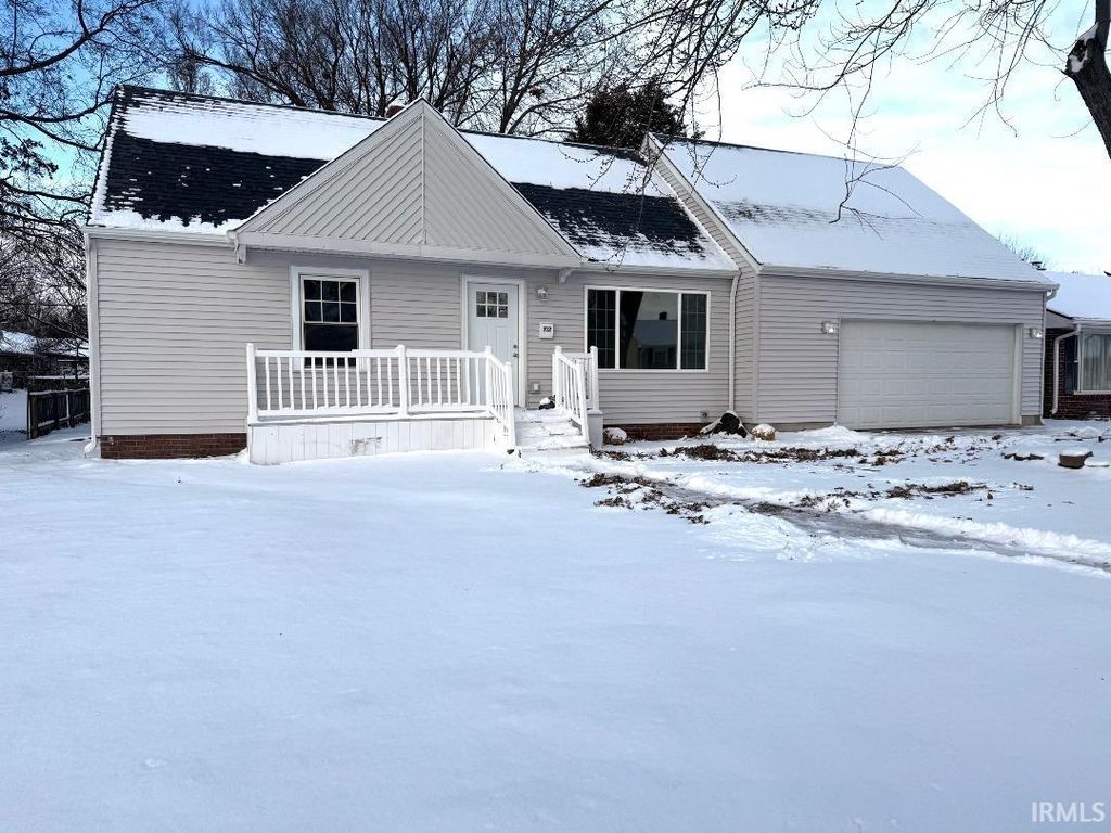 Photo of 712 Aldridge Drive, Kokomo, IN 46902 (MLS # 202600065)