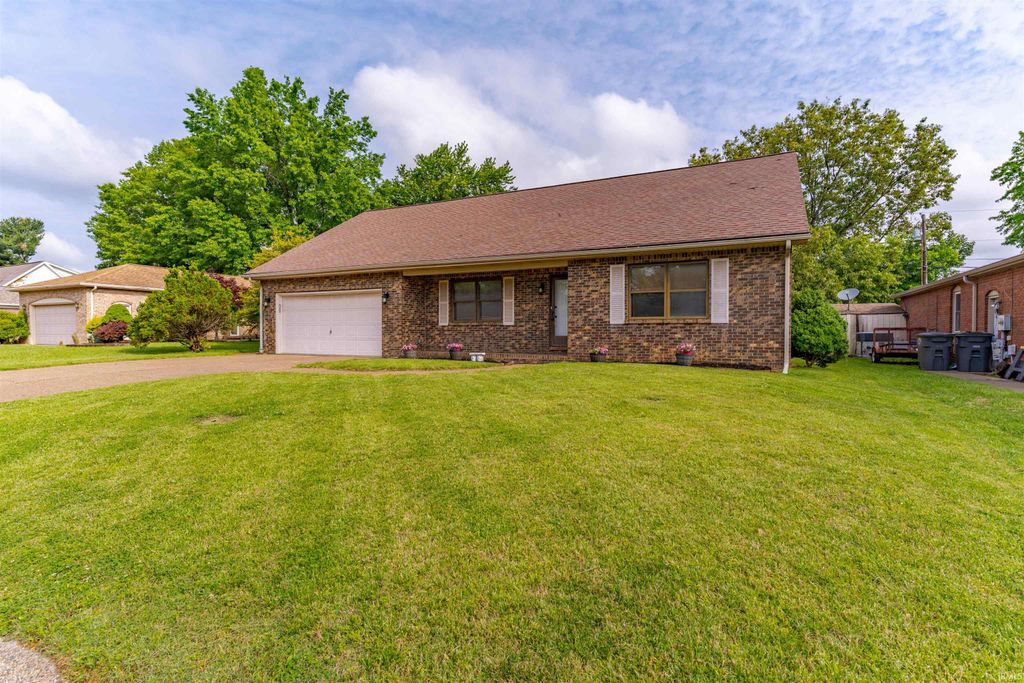 Photo of 7524 E Blackford Avenue, Evansville, IN 47715 (MLS # 202616852)