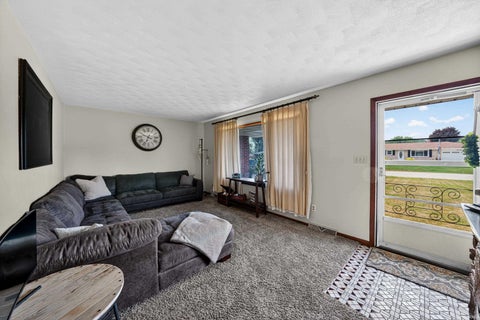 Tiny photo for 51882 Cheryl Drive, Granger, IN 46530 (MLS # 202622398)