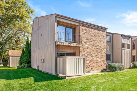 Photo of 2025 Waterview Court #B, South Bend, IN 46637 (MLS # 202540906)