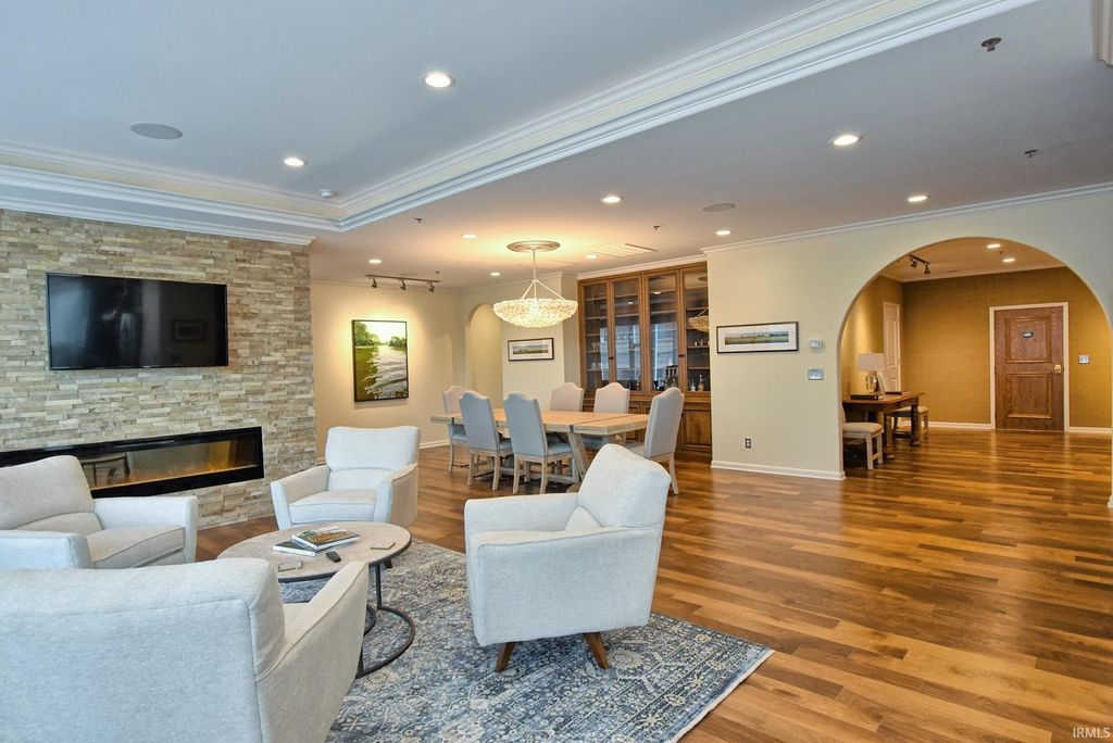 Photo of 101 SE Third Street #3E, Evansville, IN 47708 (MLS # 202614191)