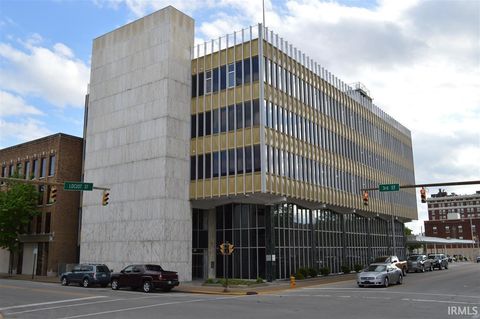 Photo of 101 SE Third Street #3E, Evansville, IN 47708 (MLS # 202614191)