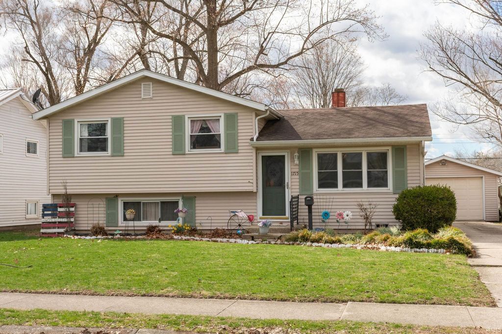 Photo of 1715 Sterling Drive, South Bend, IN 46635 (MLS # 202618929)