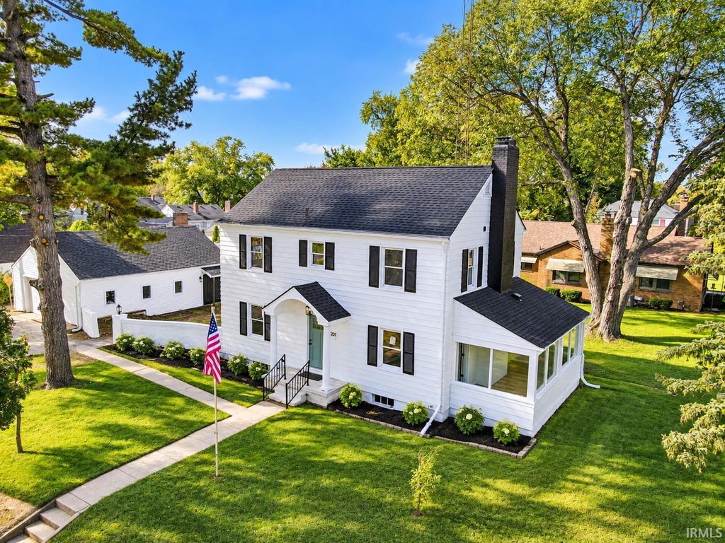 Photo of 1201 Woodlawn Boulevard, South Bend, IN 46616 (MLS # 202642095)