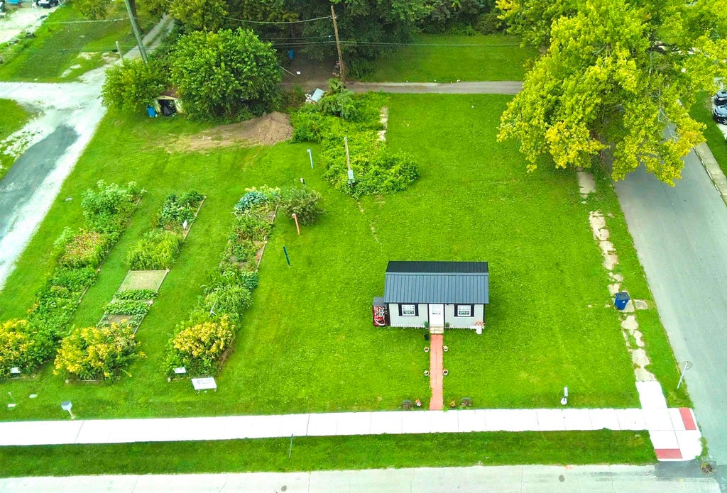 Photo of 602 S Boots Street, Marion, IN 46952 (MLS # 202633280)